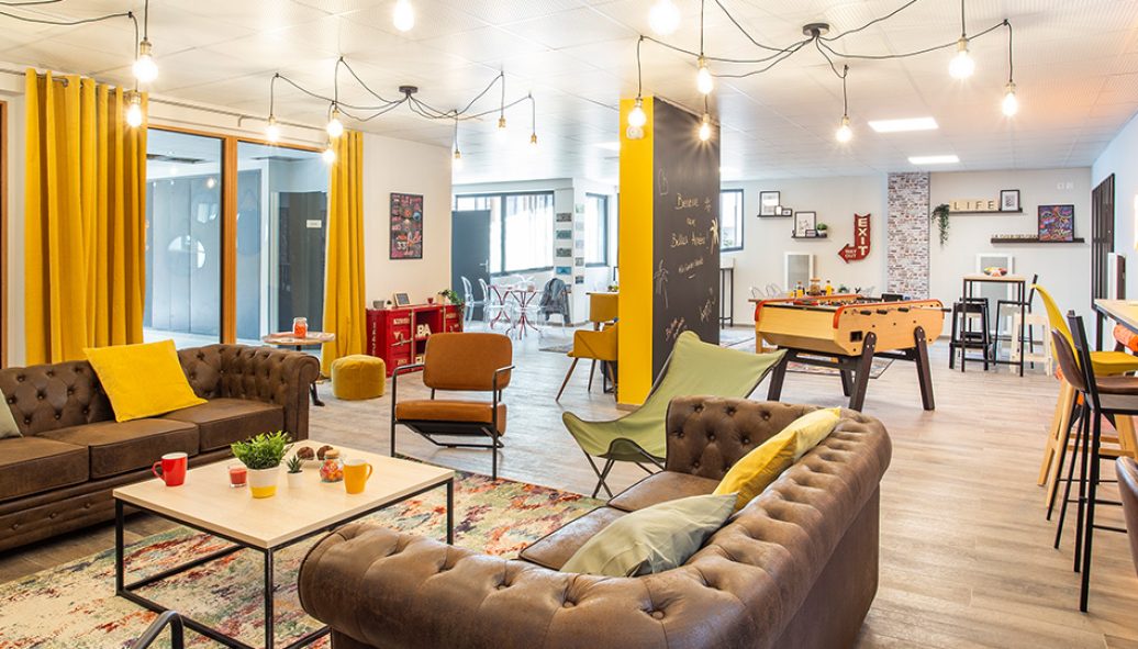 LA-COUR-DES-GRANDS680a31e7230c87.18895805