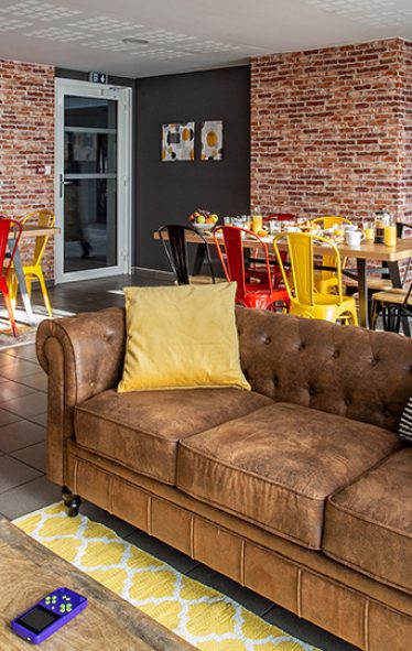 LE-QUAI67fd1d11081cb5.08252250