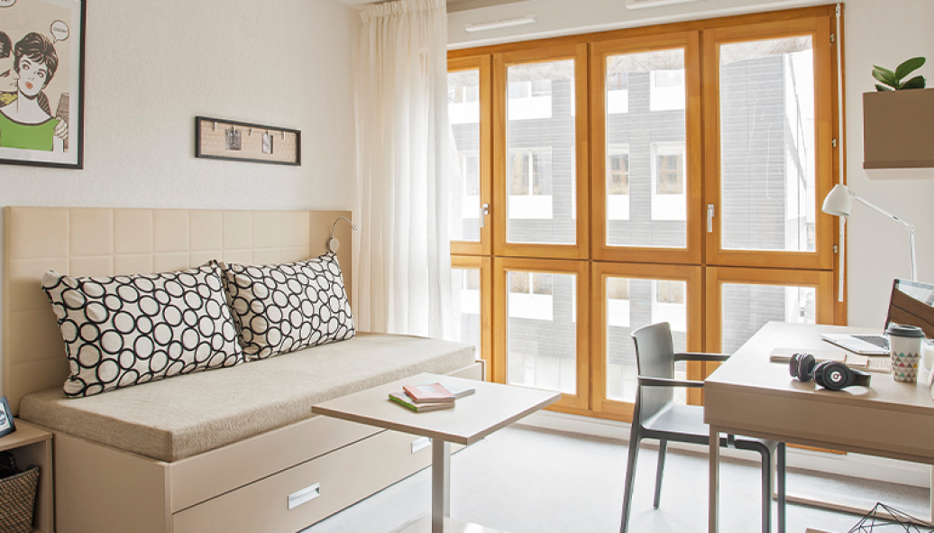 LE-UP68ee0a85ca8102.69407750